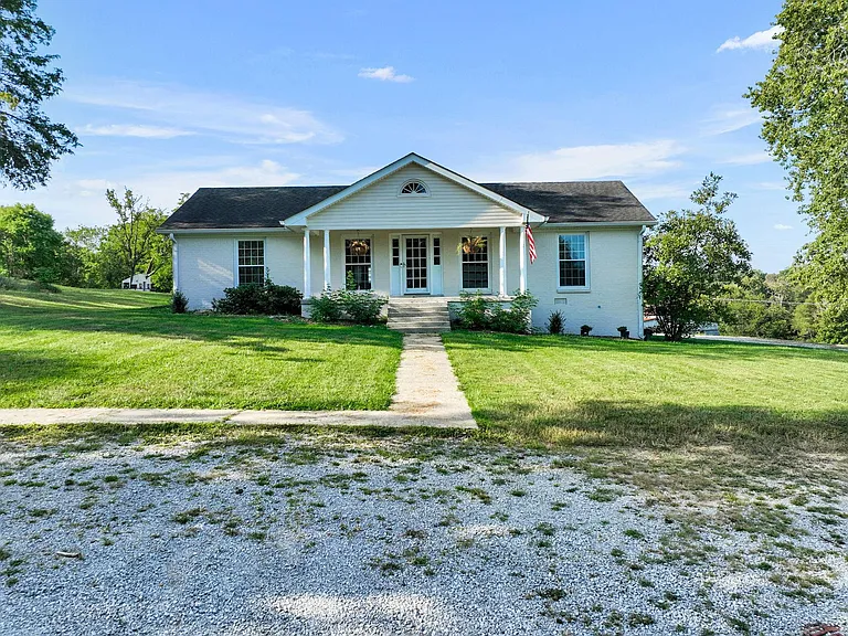 4861 Bethesda Rd — Photo 4