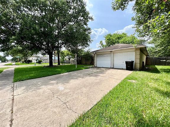 3rd image of 15750 Tammany Ln
