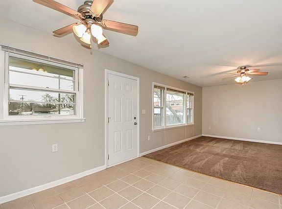 5th image of 313 S Hammes Ave