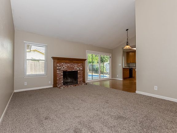 5th image of 1214 Cresthaven Dr