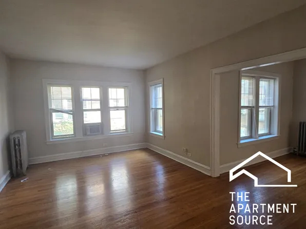 834 Reba Pl APT 2S, Evanston, IL 60202