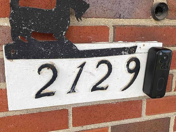 4th image of 2129 Wyndhurst Rd