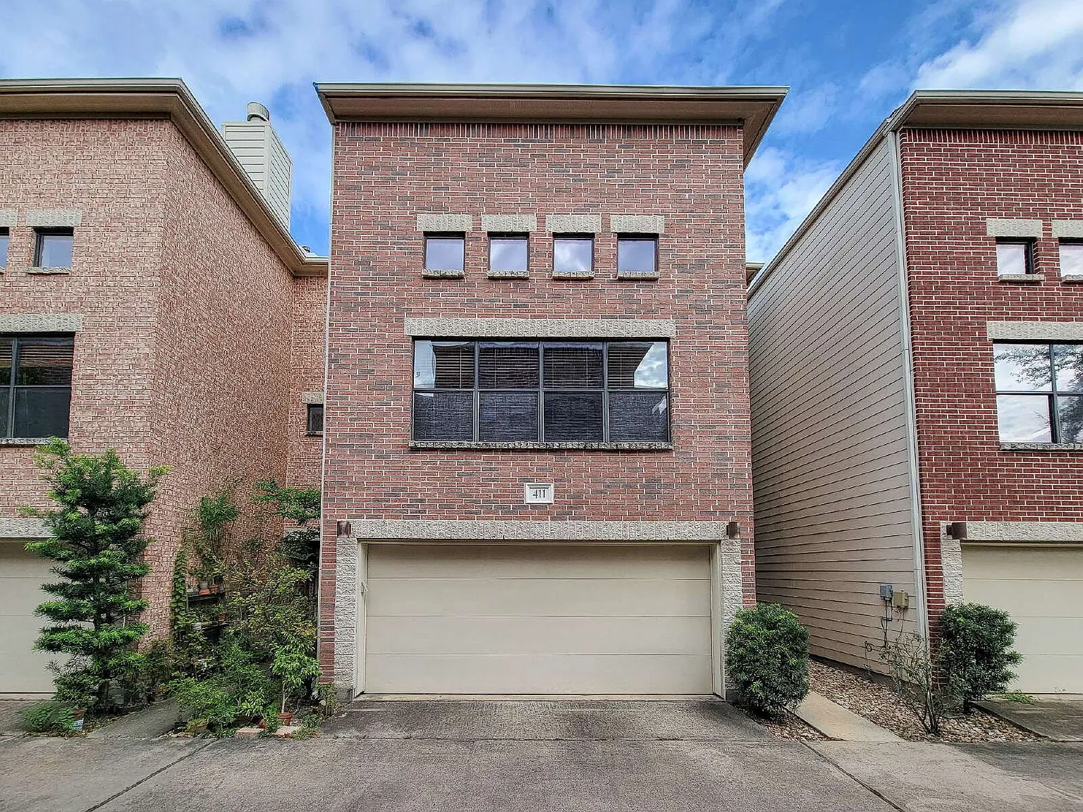 3 bed, 2.5 bath, $2,900 — Photo 1