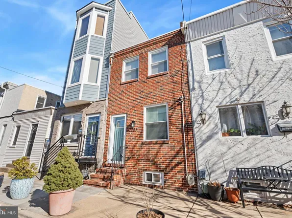 2207 E Albert St, Philadelphia, PA 19125