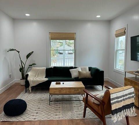 4th image of 93 Worrall Avenue