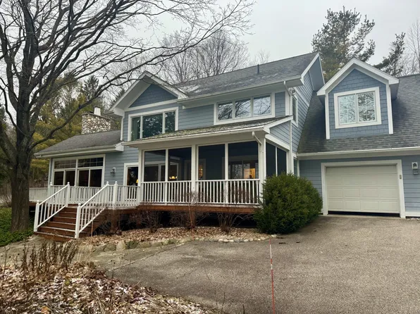 4720 W Burt Lake Rd, Brutus, MI 49716