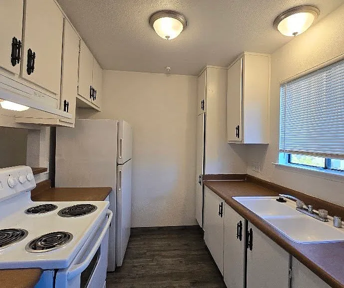 1221 N Peach Ave #139 — Photo 1