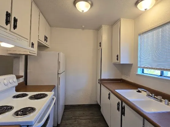 1221 N Peach Ave, Fresno, CA