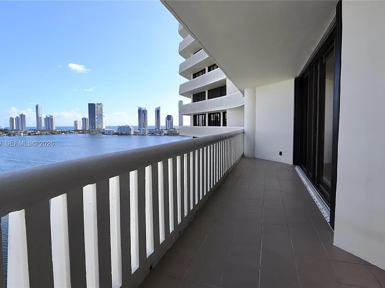 3000 Island Blvd #1603 — Photo 17