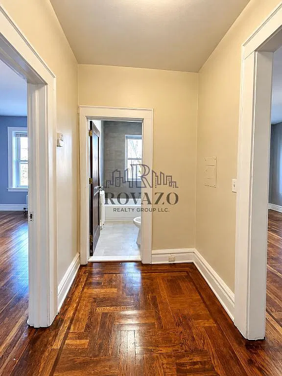 2 bed, 700 sqft, $1,850 — Photo 3