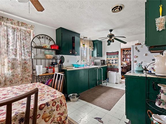 5th image of 1781 Ivanhoe Dr