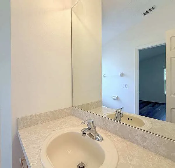 240 Center Oak Cir — Photo 43
