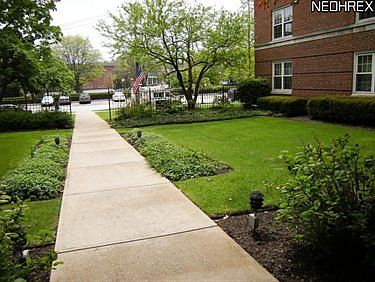 5th image of 19101 Van Aken Blvd APT 525