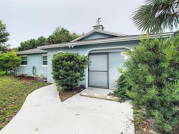 5th image of 700 Santa Barbara Dr