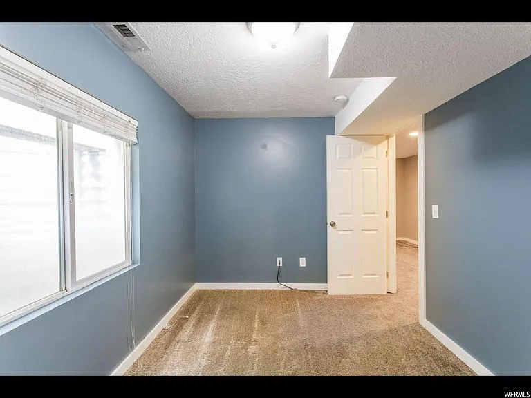 2724 S Richmond St E — Photo 9