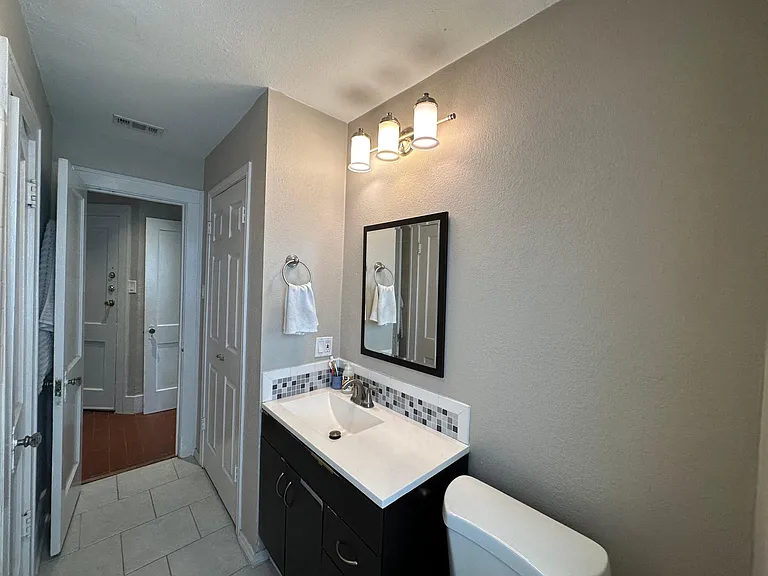 1236 W Bell St #3 — Photo 16
