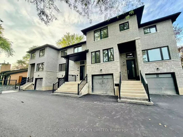 12 Southwell Dr #B, Toronto, ON M3B 2N7