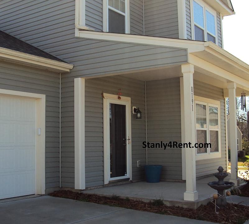 1st image of 8191 Thornton St