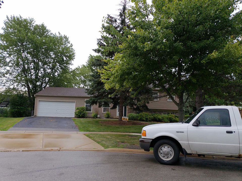 1st image of 113 N Braintree Dr
