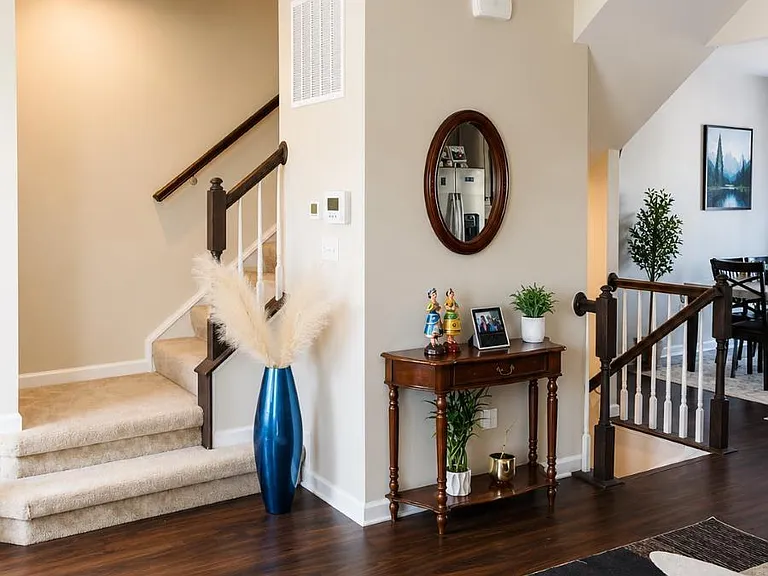 2046 Elm Tree Ct — Photo 5