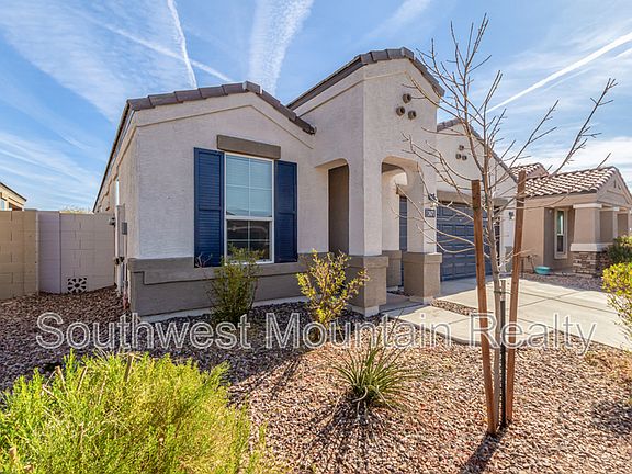 4th image of 2471 N Wrigley Dr