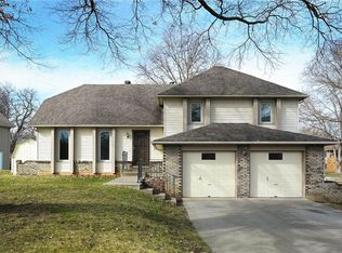 10900 W 49th Ter, Shawnee, KS 66203