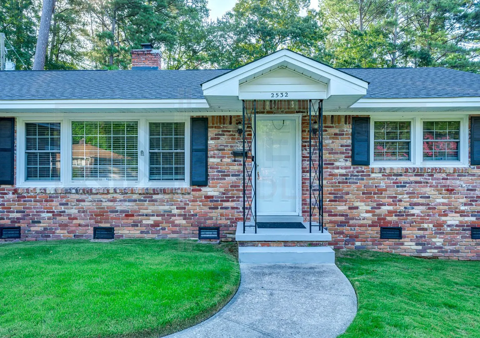 Home Available in Forest Acres — Photo 2