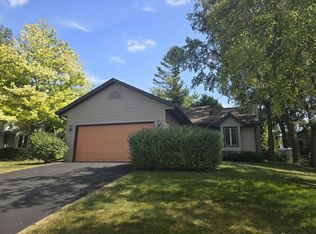 4717 Covey Ridge Ct, Loves Park, IL 61111