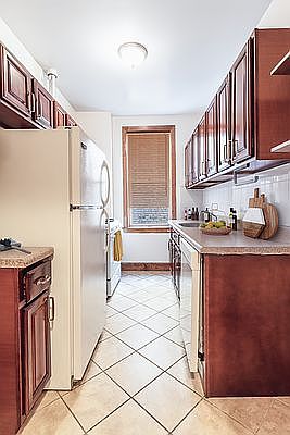 3rd image of 201 W 92nd St APT 3D