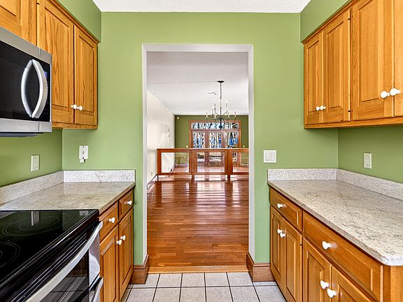 5th image of 26 Harbor Drive #26