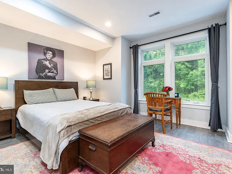 239 Lyceum Ave — Photo 22