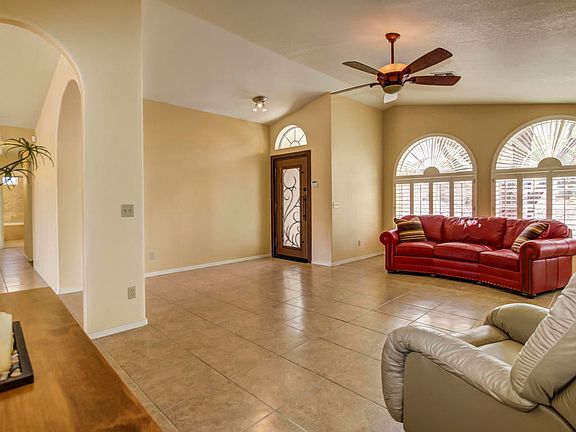 5th image of 4762 N Mayfair Cir