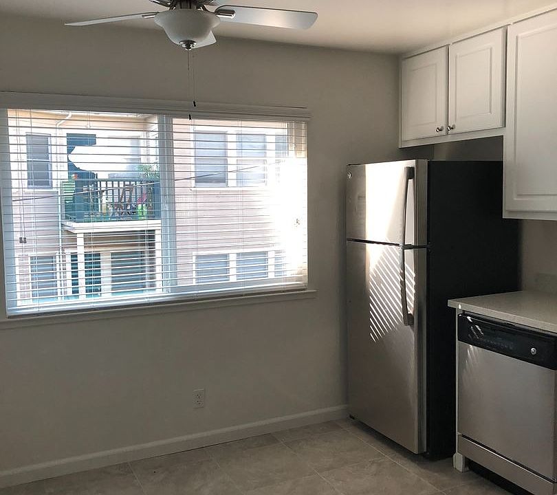 2nd image of 1711 Q St APT 03