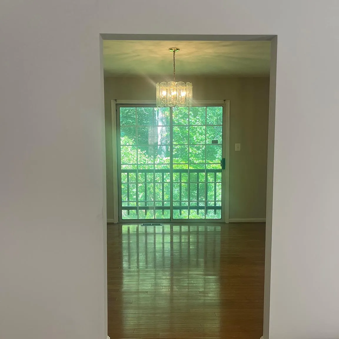 3 bed, 2.5 bath, 2400 sqft, $3,000 — Photo 3