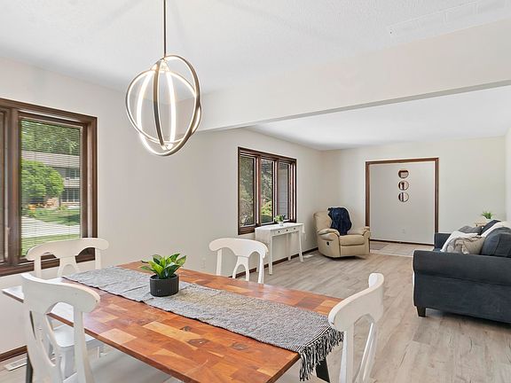 5th image of 9233 Thunder Hill Pl