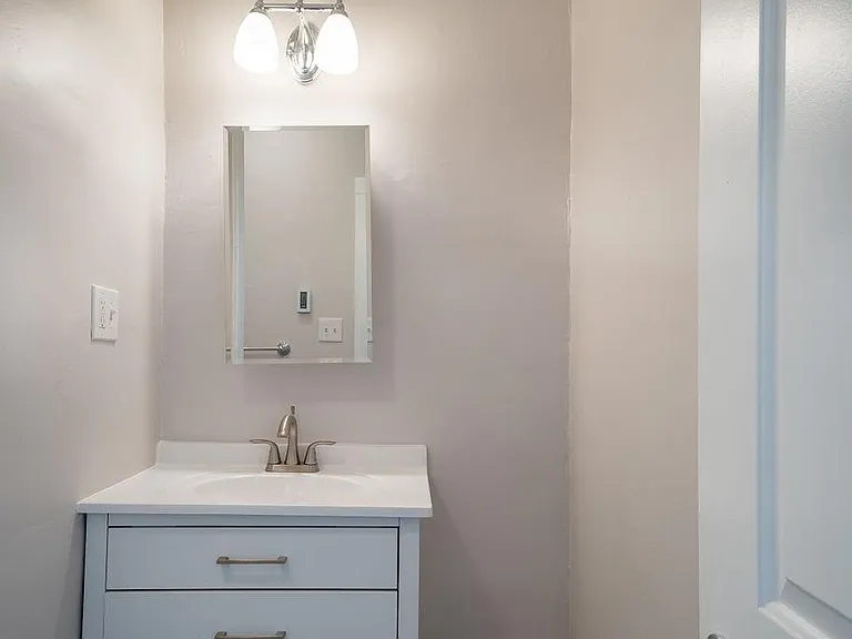 42 Liberty St #4 — Photo 11