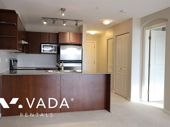 4th image of 4788 Brentwood Dr #202