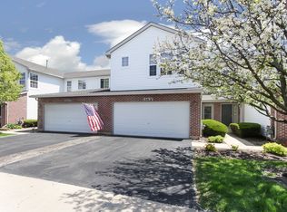 16437 Club Ct, Crest Hill, IL 60403