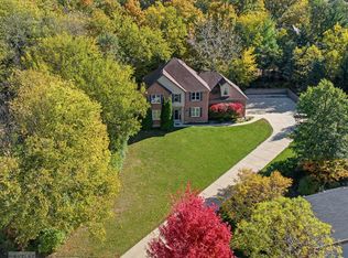 97 Crooked Creek Dr, Yorkville, IL 60560