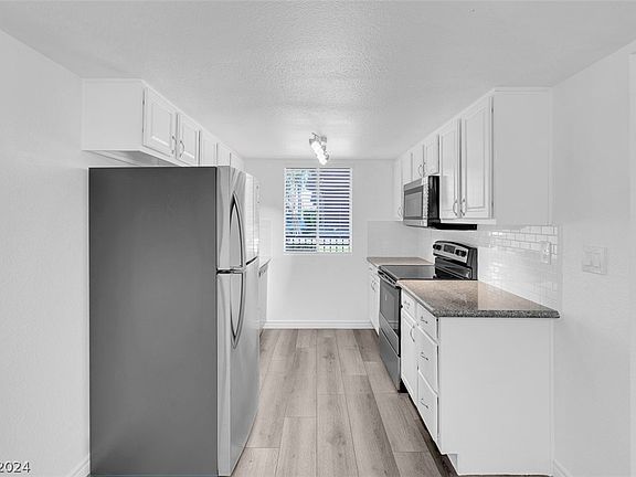 3rd image of 5040 Indian River Dr Unit 419
