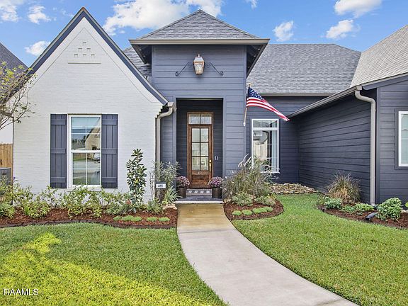 3rd image of 411 Abercrombie Way