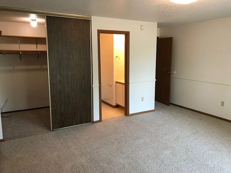 200 N Garfield Ave — Photo 20