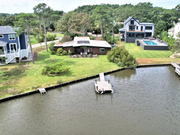 37 Holly Rd, Rehoboth Beach, DE 19971