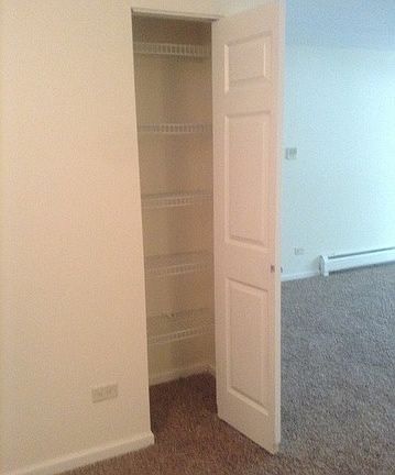3rd image of 208 Shorewood Dr