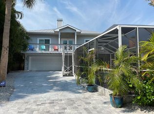 387 Island Cir, Sarasota, FL 34242