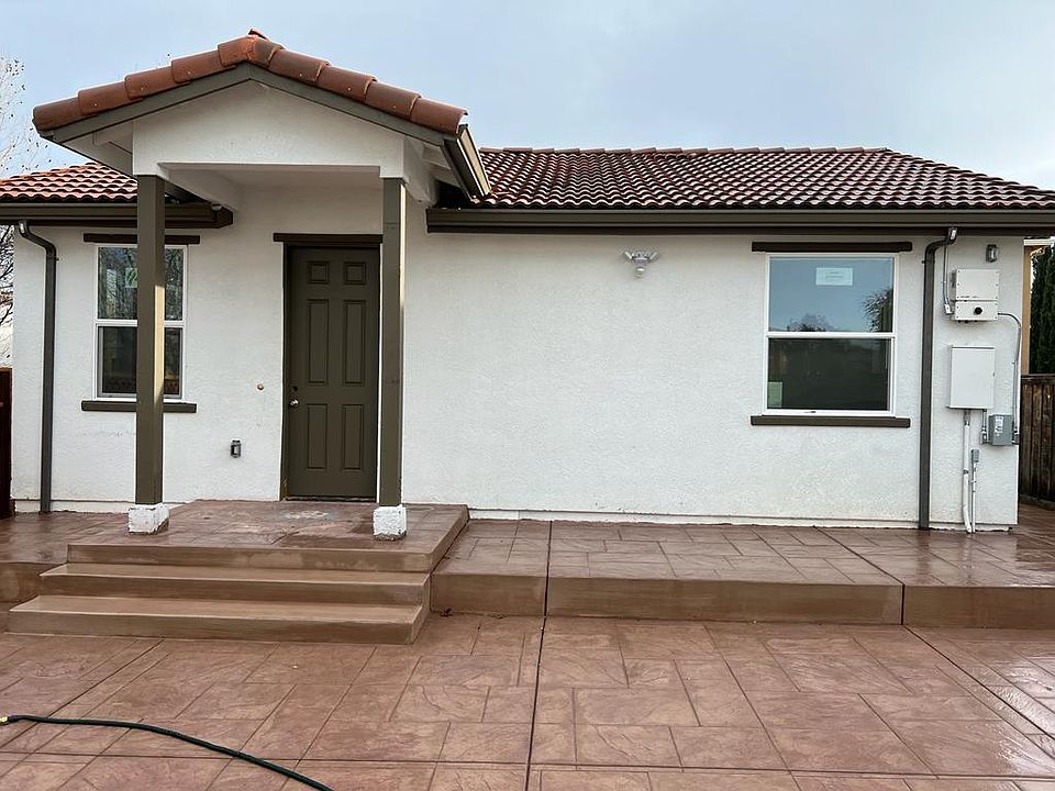 1st image of 776 N Taos Ct