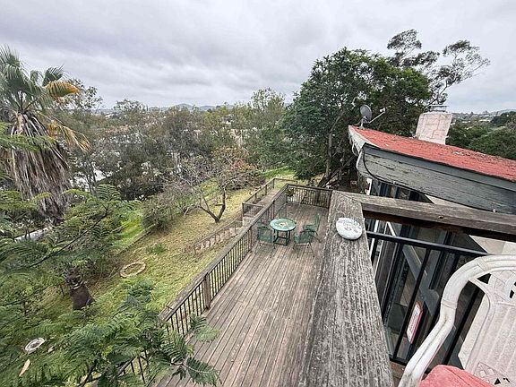 5th image of 306 Ocean View Dr