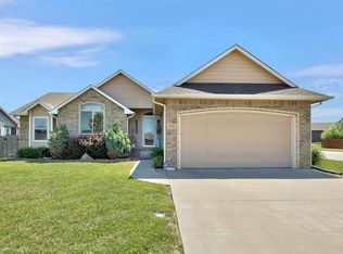 630 E Shade St, Andover, KS 67002