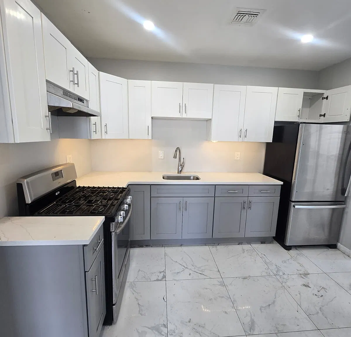 5 bed, $3,400 — Photo 1