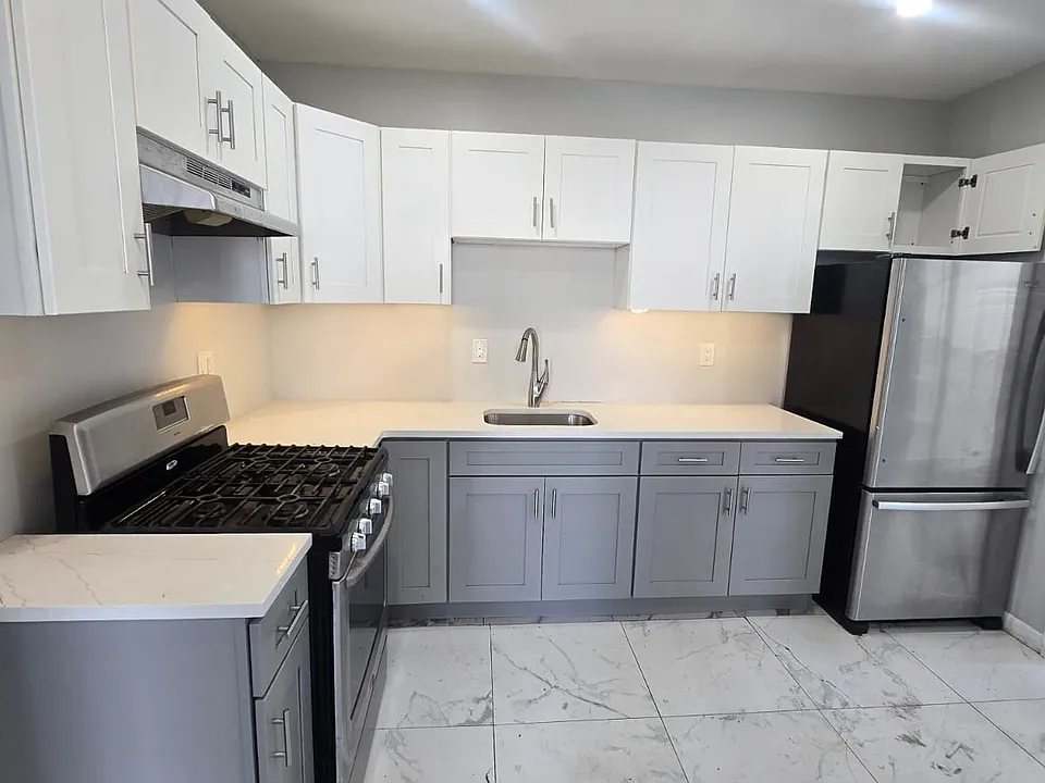 61 Warner Ave #2B